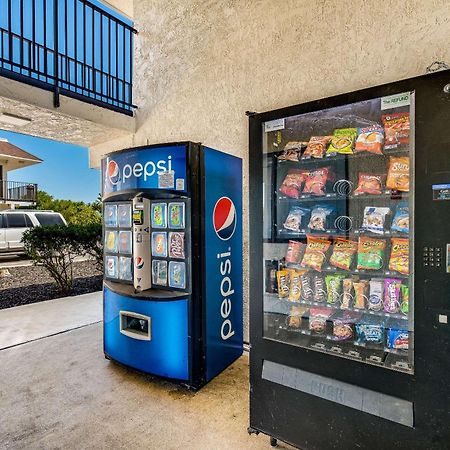 Econo Lodge Stockton Near I-5 Fairgrounds Экстерьер фото