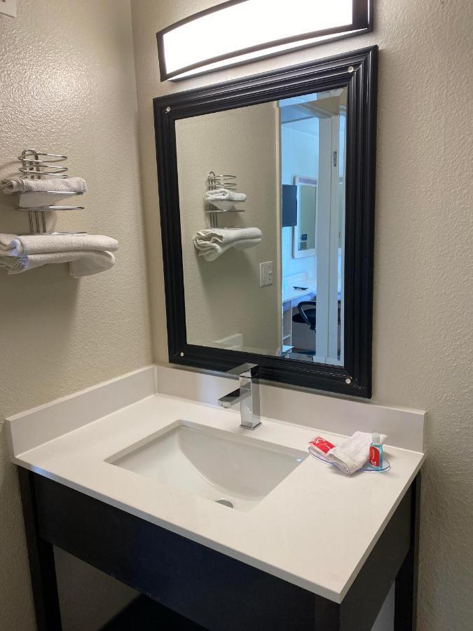 Econo Lodge Stockton Near I-5 Fairgrounds Экстерьер фото