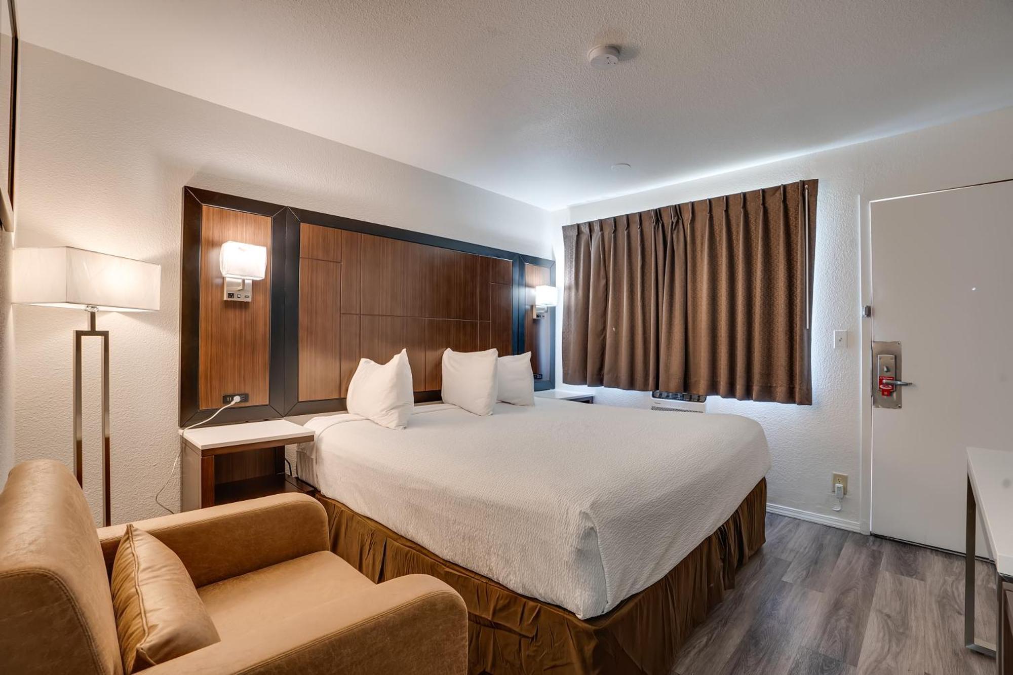 Econo Lodge Stockton Near I-5 Fairgrounds Экстерьер фото