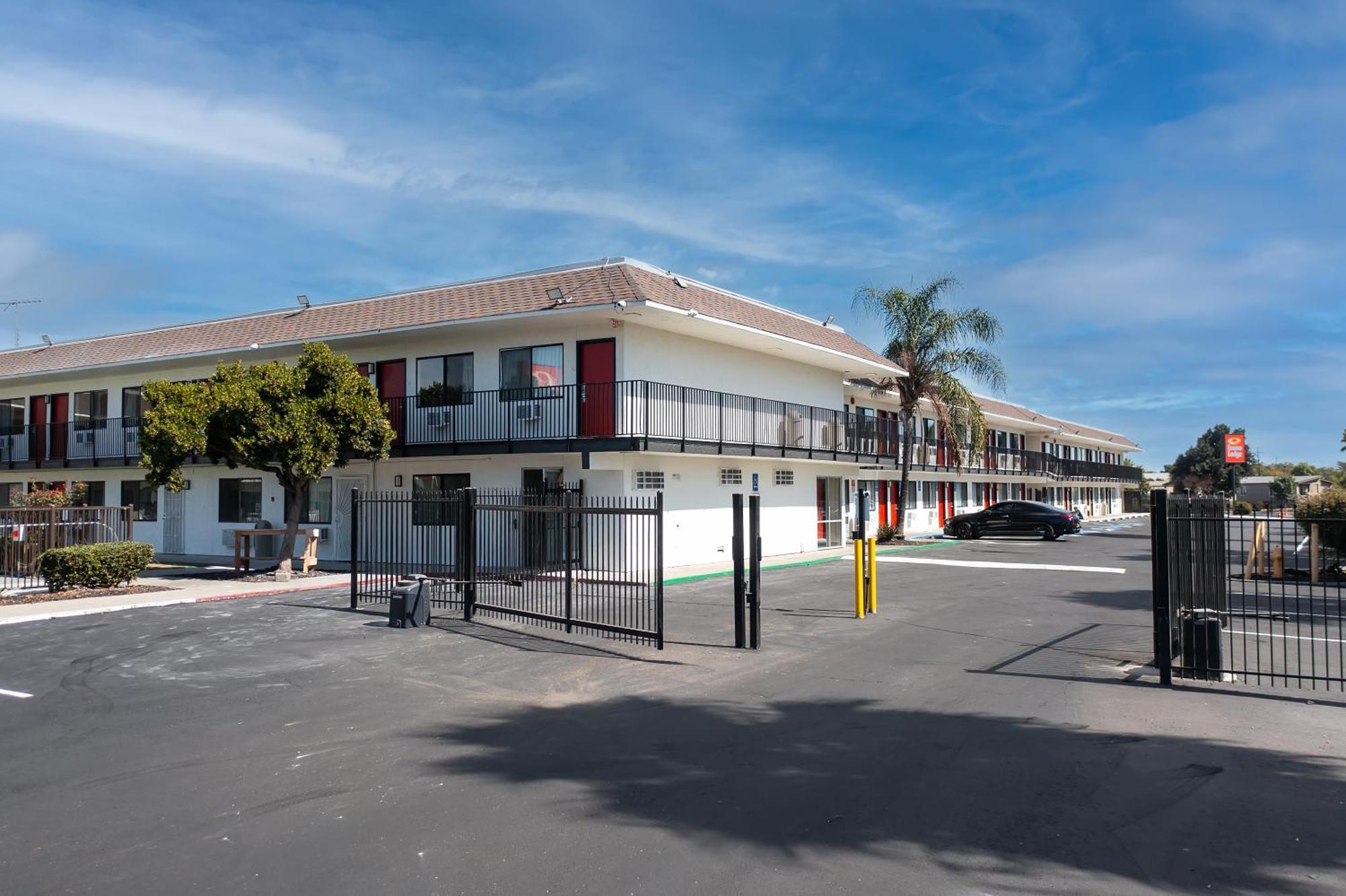 Econo Lodge Stockton Near I-5 Fairgrounds Экстерьер фото
