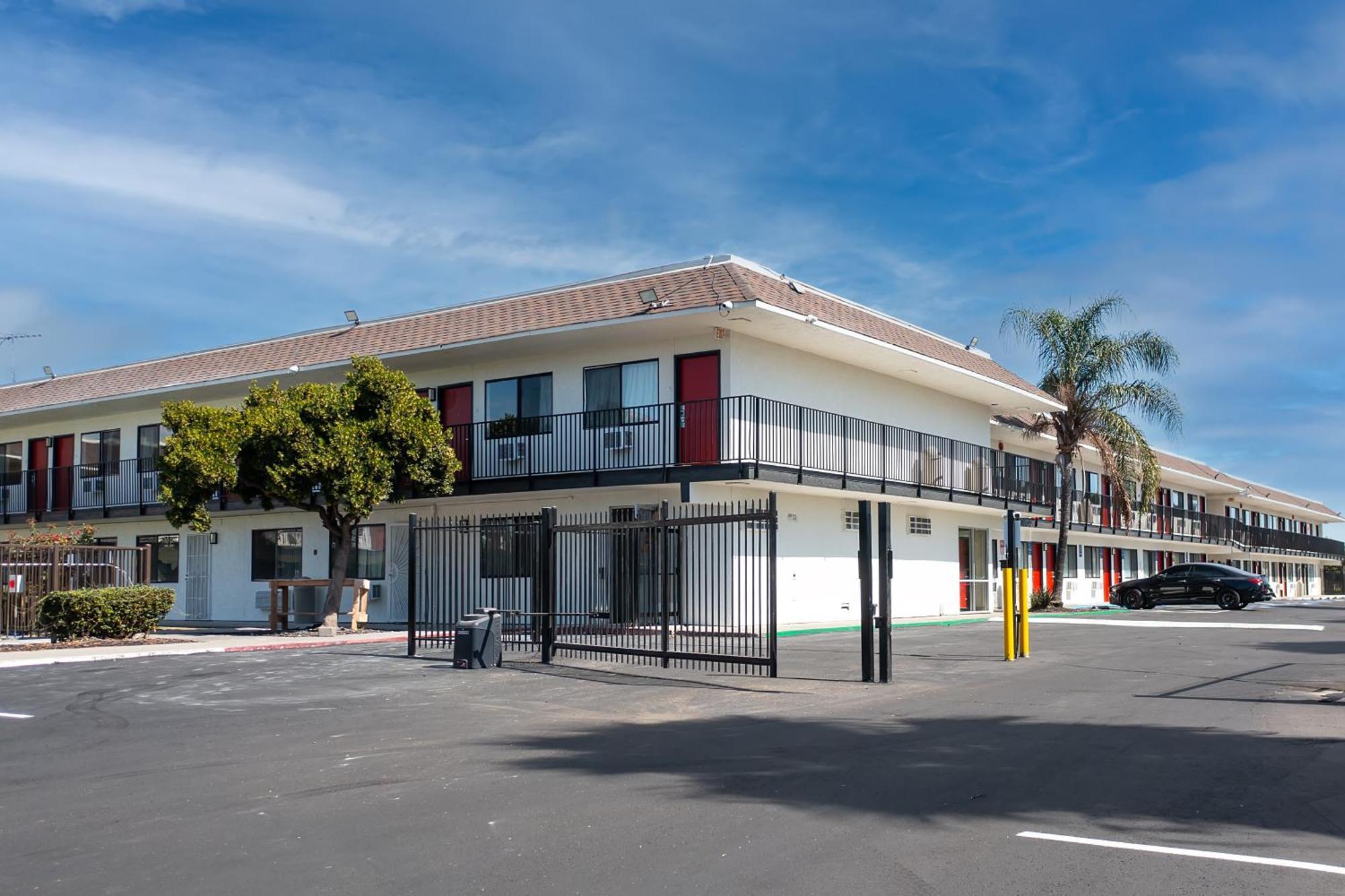 Econo Lodge Stockton Near I-5 Fairgrounds Экстерьер фото