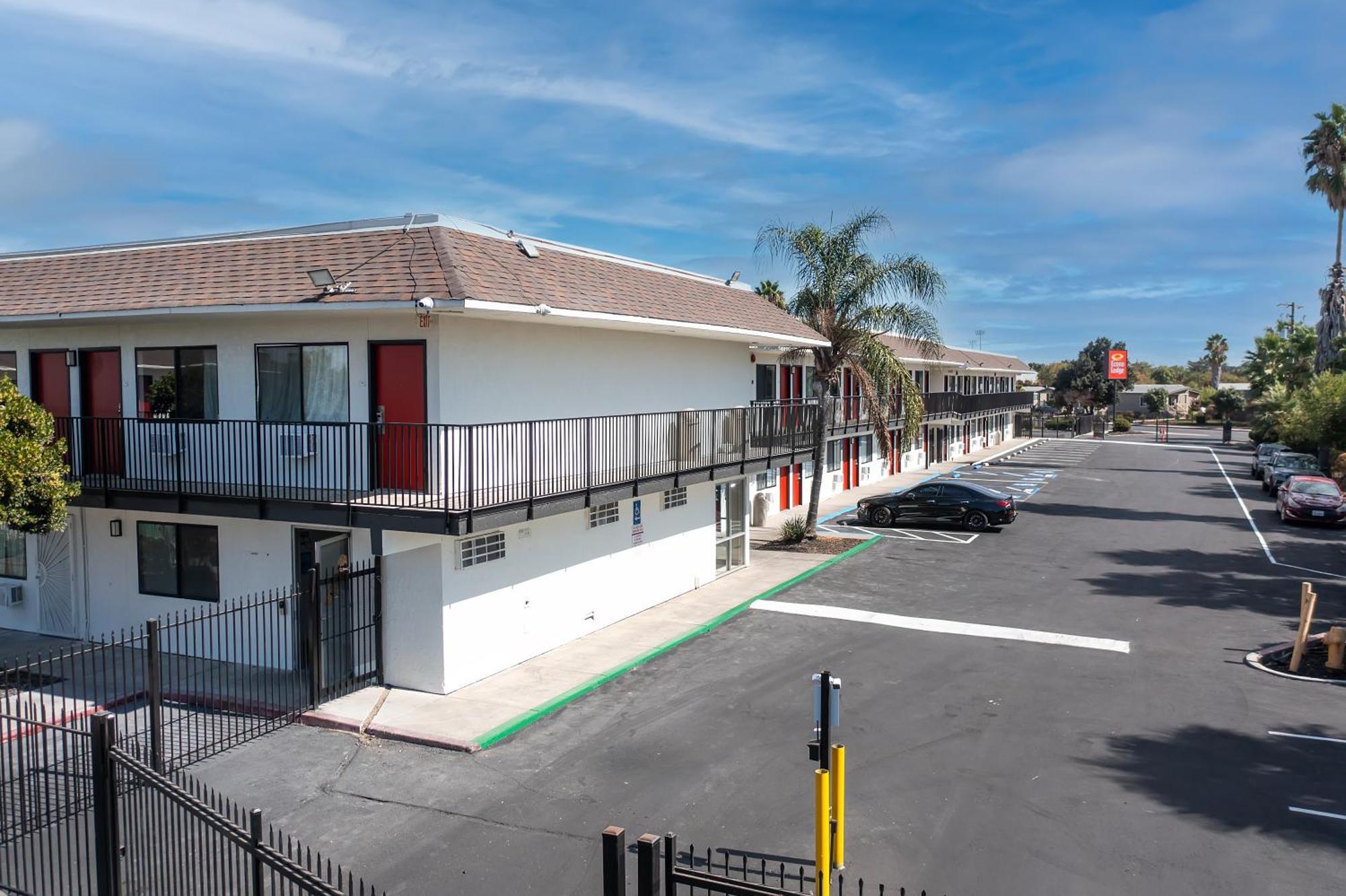 Econo Lodge Stockton Near I-5 Fairgrounds Экстерьер фото