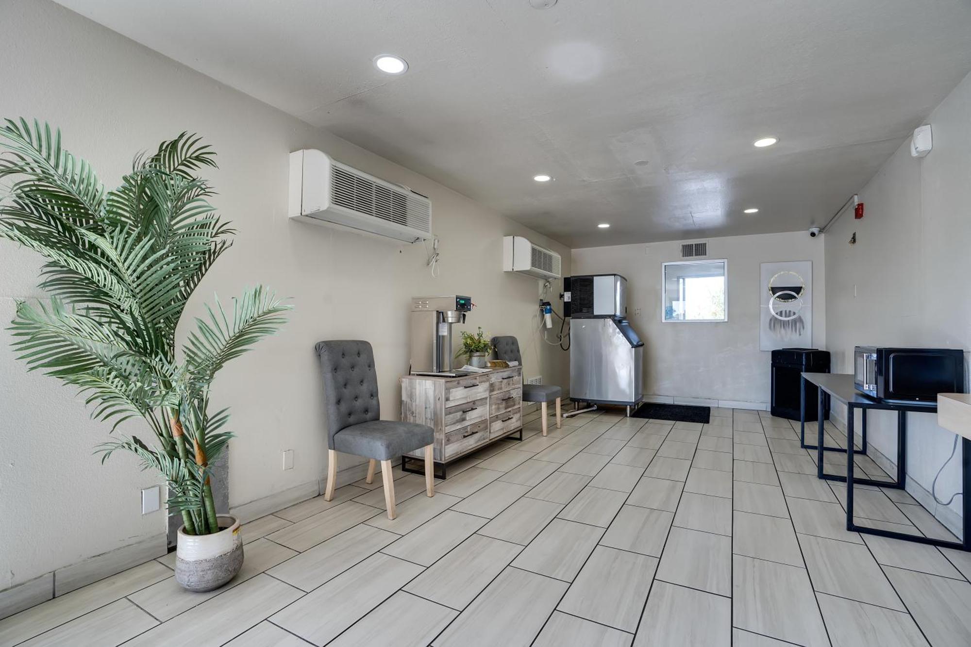 Econo Lodge Stockton Near I-5 Fairgrounds Экстерьер фото