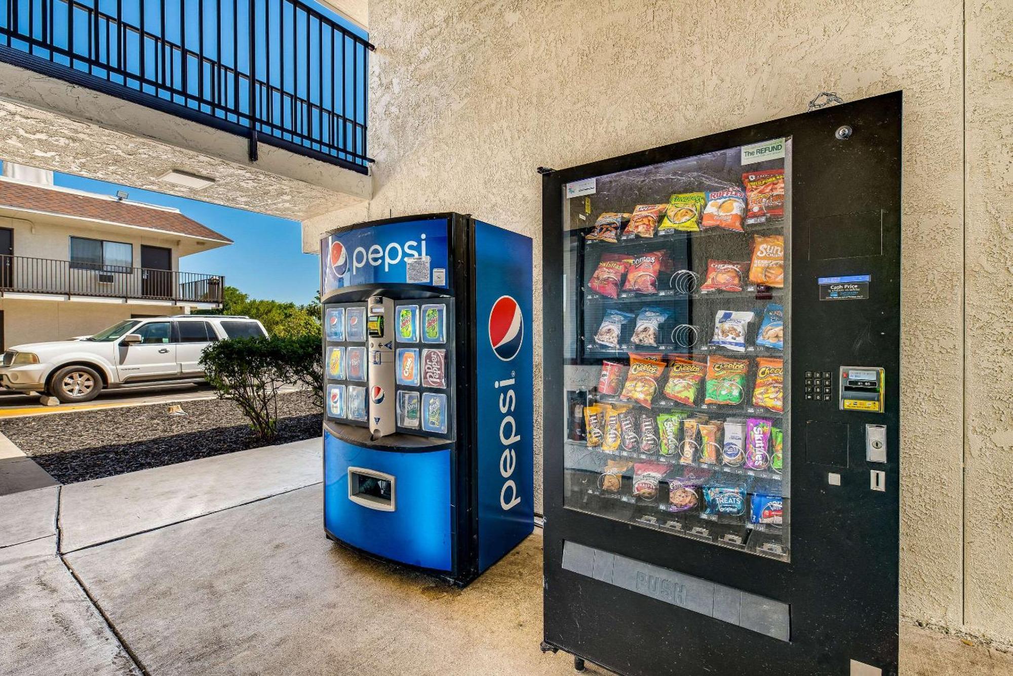 Econo Lodge Stockton Near I-5 Fairgrounds Экстерьер фото