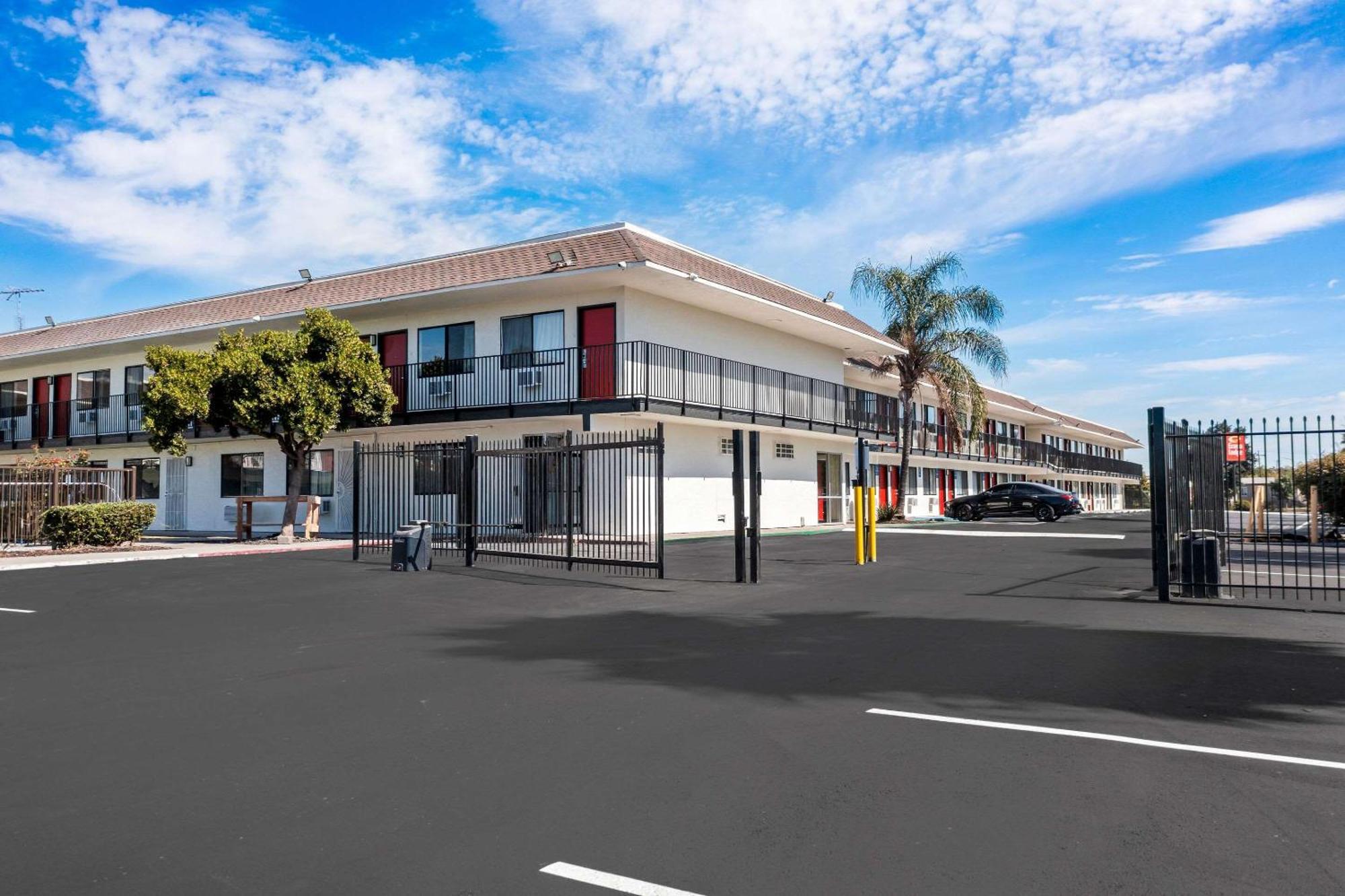Econo Lodge Stockton Near I-5 Fairgrounds Экстерьер фото